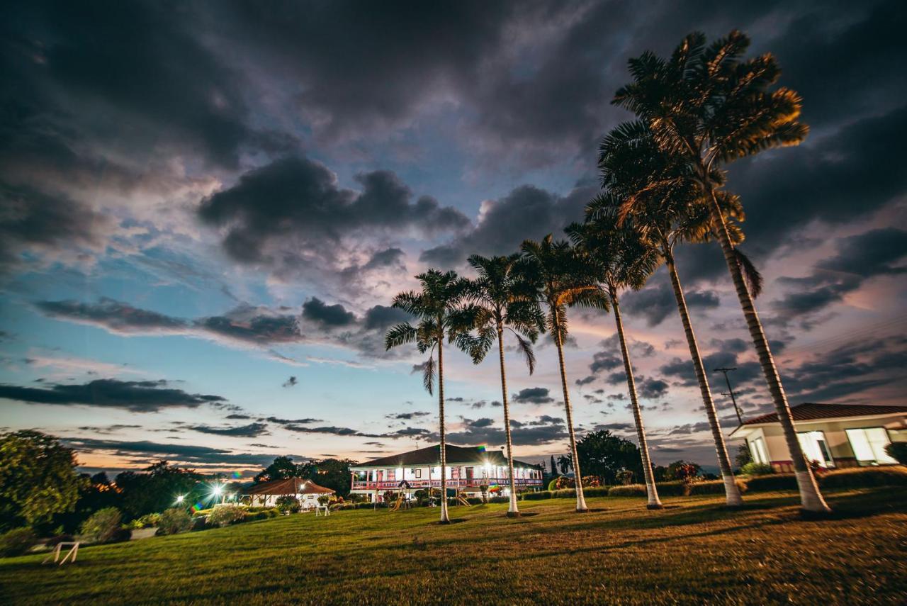 Hotel Arrayanes Del Quindio Монтенегро Екстер'єр фото